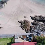 Cosy Portmor Log Cabin- Sea Views, Deck & Relaxation Malin Head