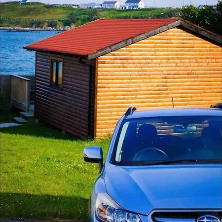 Cosy Portmor Log Cabin- Sea Views, Deck & Relaxation