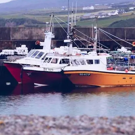 Cosy Portmor Log Cabin- Sea Views, Deck & Relaxation *