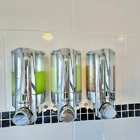 Cosy Portmor Log Cabin- Sea Views, Deck & Relaxation Apartamento *