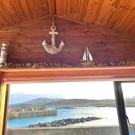 Cosy Portmor Log Cabin- Sea Views, Deck & Relaxation *