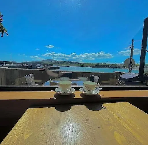 Cosy Portmor Log Cabin- Sea Views, Deck & Relaxation Apartment Malin Head