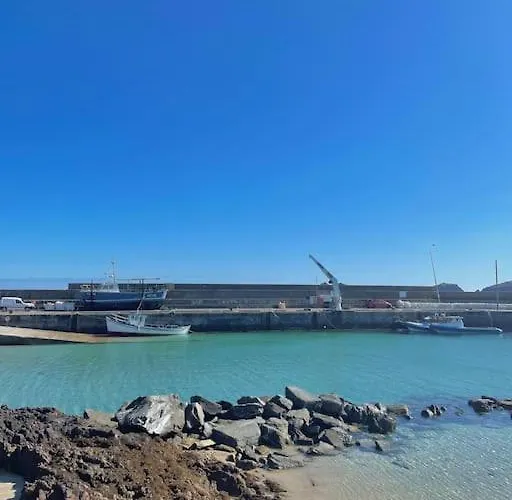 Cosy Portmor Log Cabin- Sea Views, Deck & Relaxation *