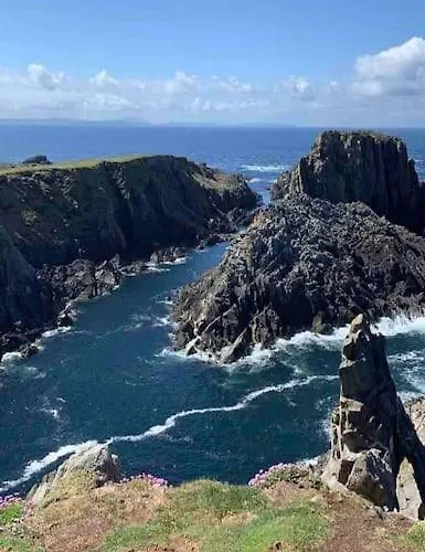 Appartement Cosy Portmor Log Cabin- Sea Views, Deck & Relaxation