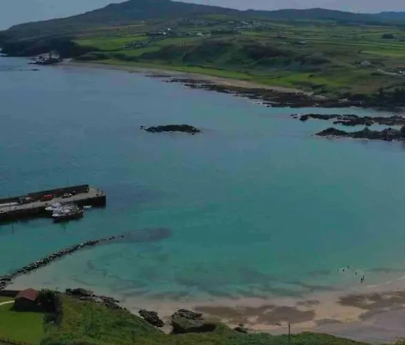 Cosy Portmor Log Cabin- Sea Views, Deck & Relaxation Appartement *