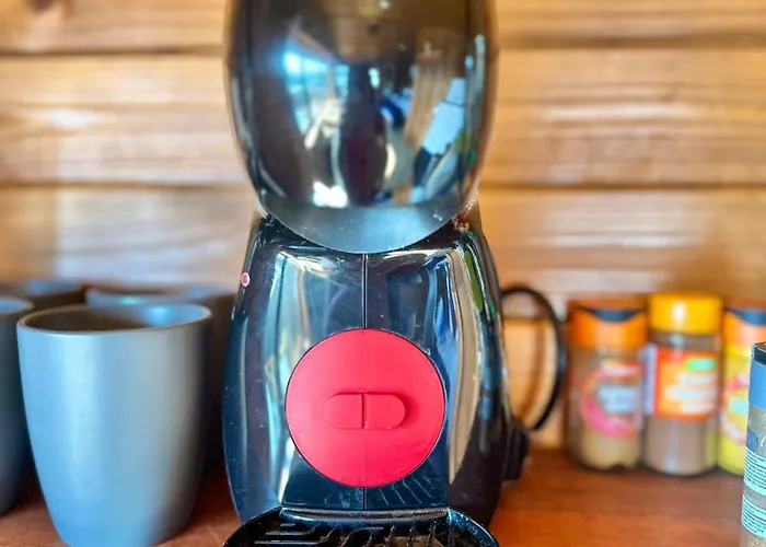 Cosy Portmor Log Cabin- Sea Views, Deck & Relaxation * Malin Head